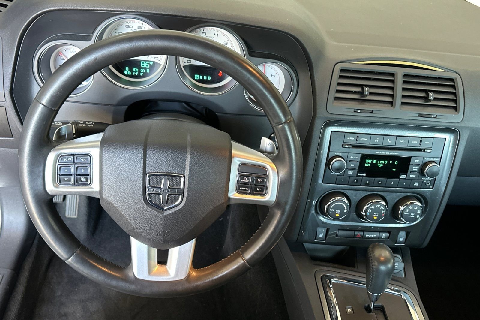 Used 2013 White Dodge SXT image 14