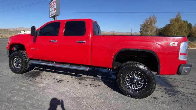 Used 2011 Fire Red GMC SLE image 6