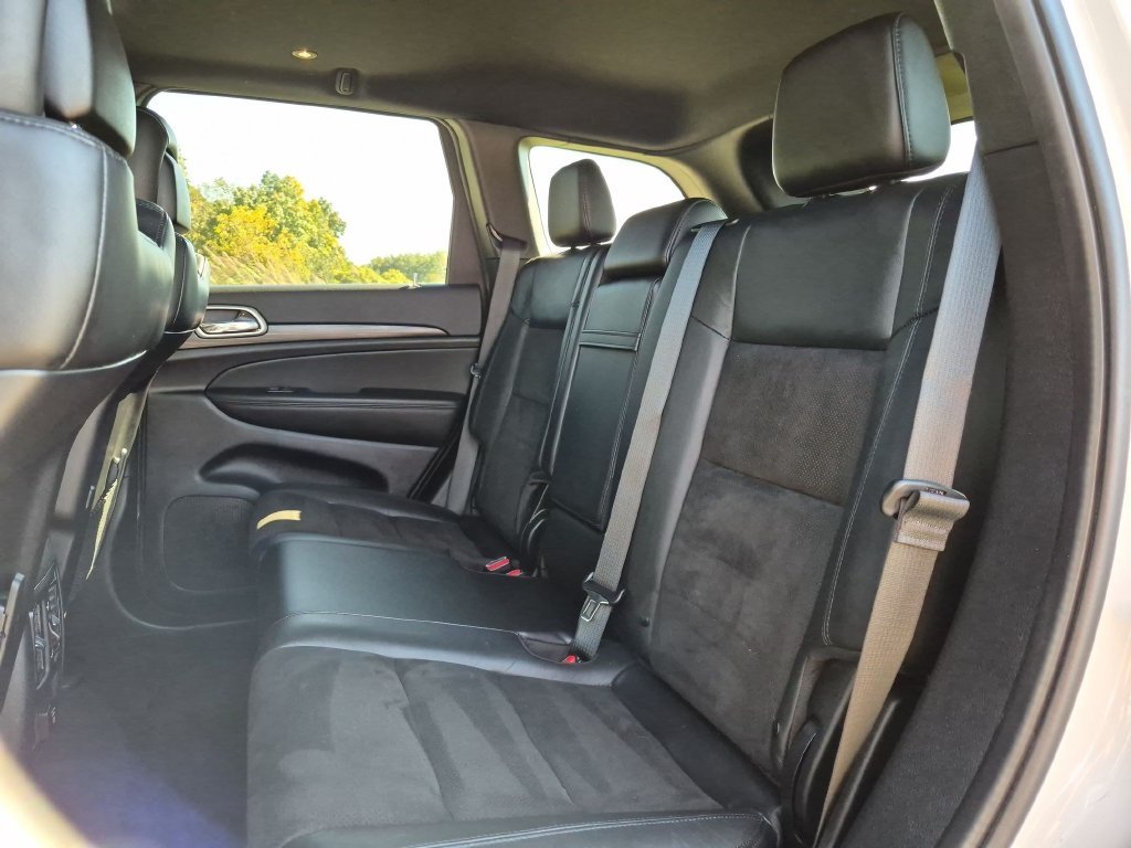 Used 2022 White Jeep Laredo X image 25