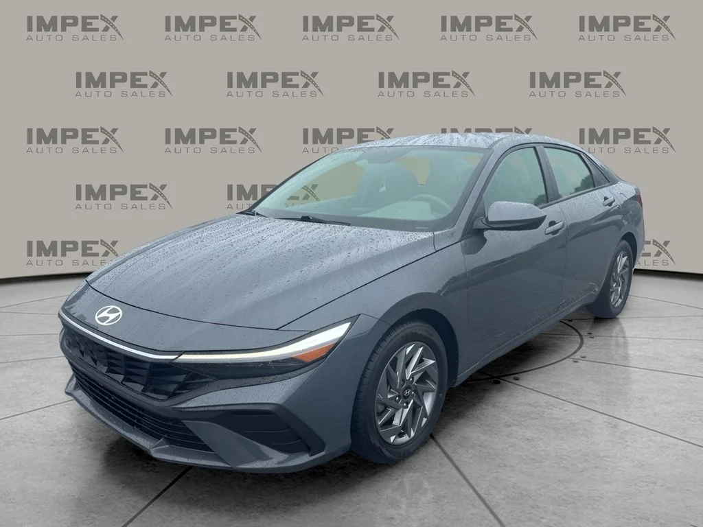 Used 2024 Gray Hyundai SEL image 1