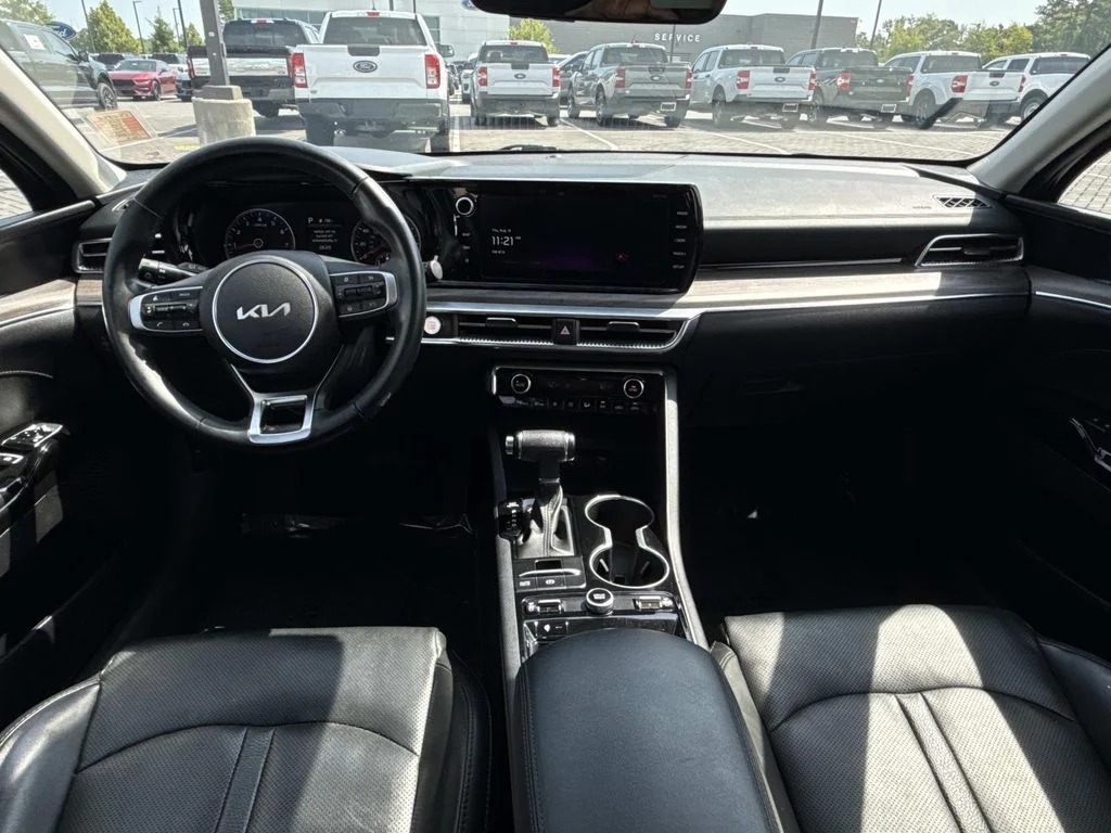 Used 2023 Black Kia EX image 10