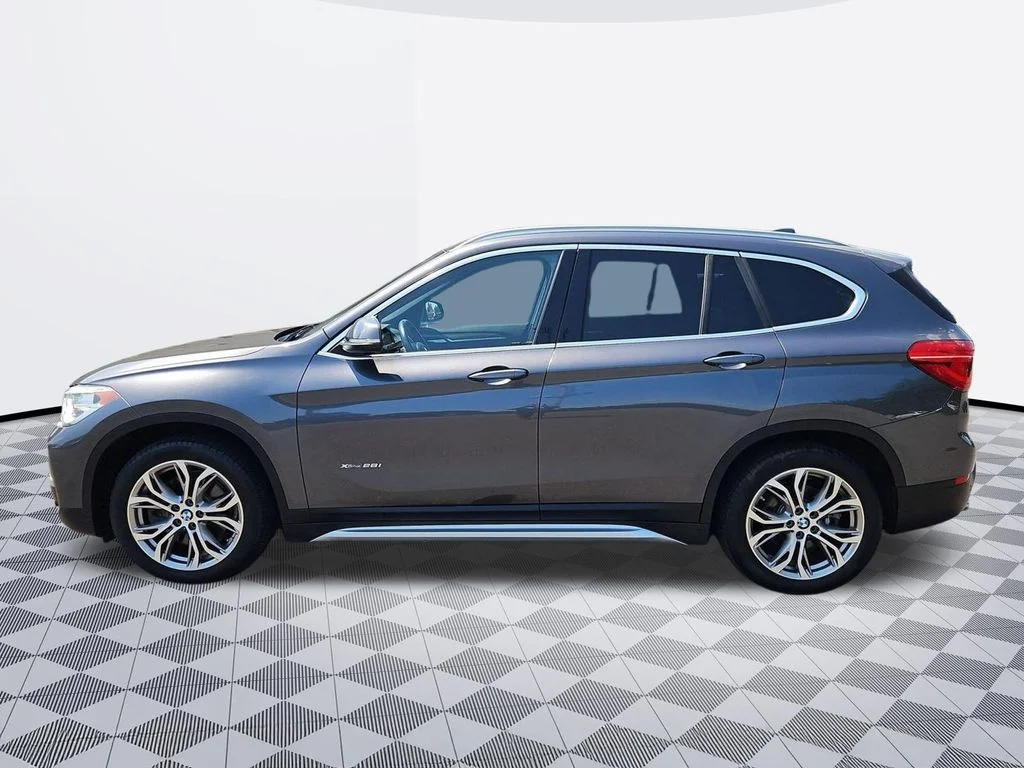 Used 2017 Mineral Gray Metallic BMW xDrive28i image 3