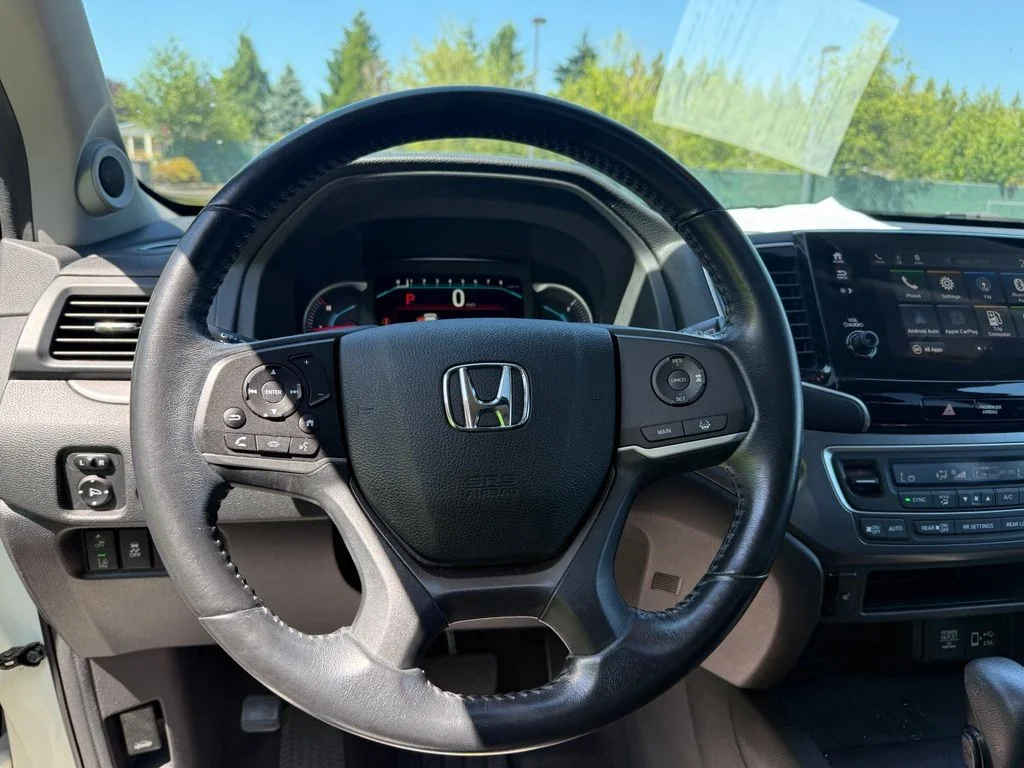 Used 2019 White Diamond Pearl Honda EX-L image 10