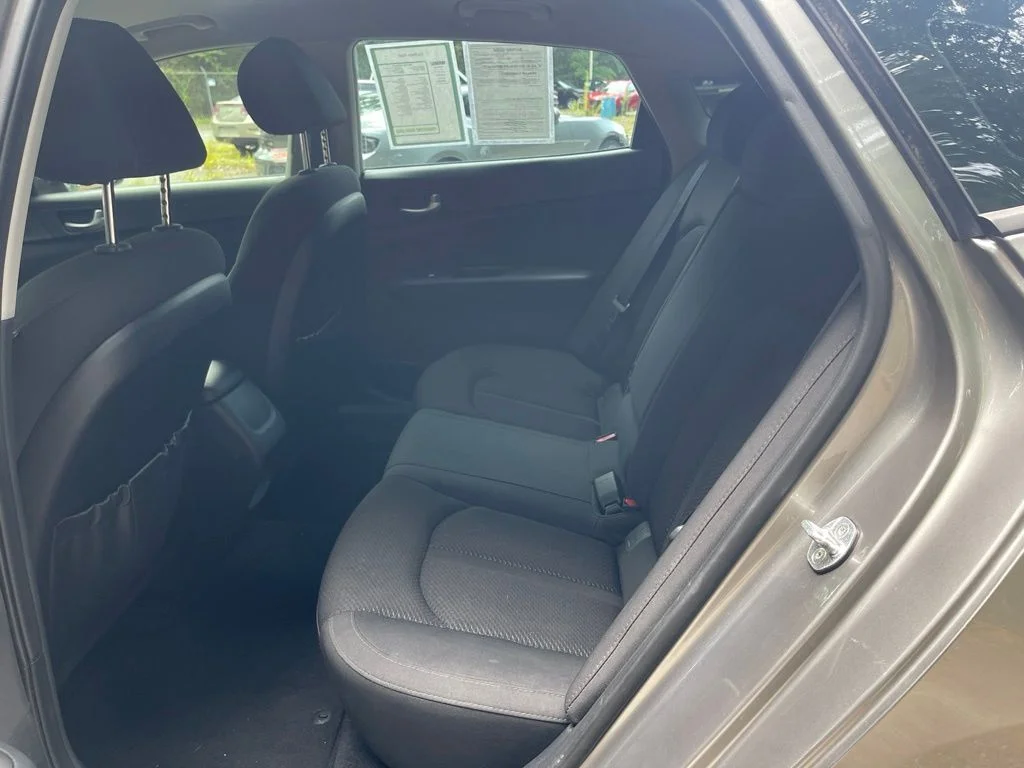 Used 2017 Silver Kia LX image 15