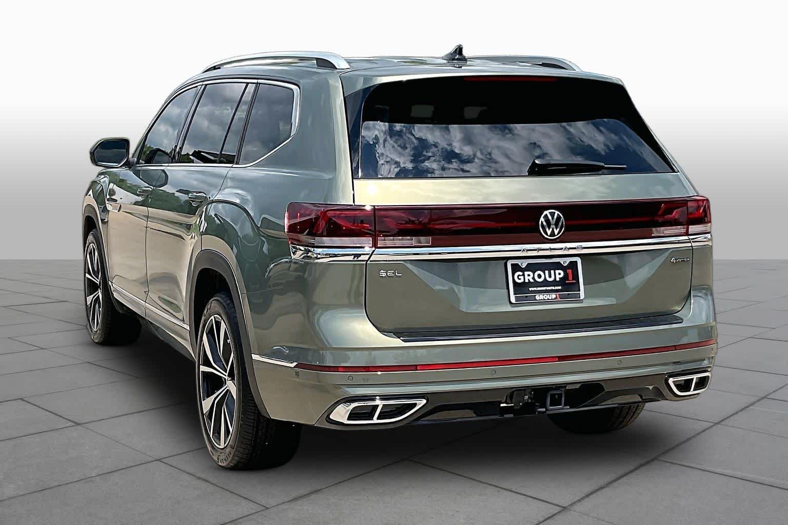 Used 2026 Avocado Green Pearl Volkswagen 2.0T SEL Premium R-Line image 12