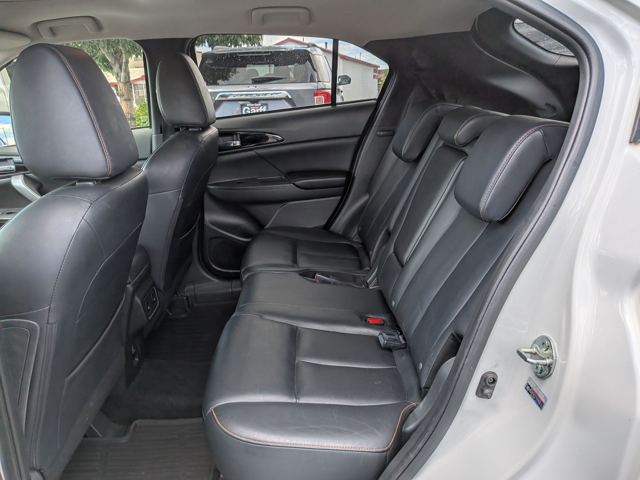 Used 2019 White Mitsubishi SE image 28