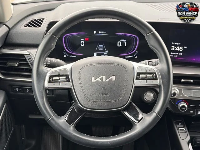 Used 2025 White Kia S image 14