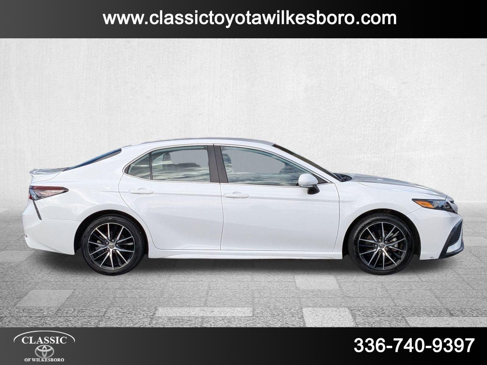 2023 Toyota Camry SE photo 4