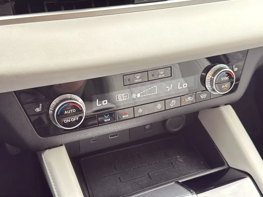 Used 2023 Black Mitsubishi SEL image 21