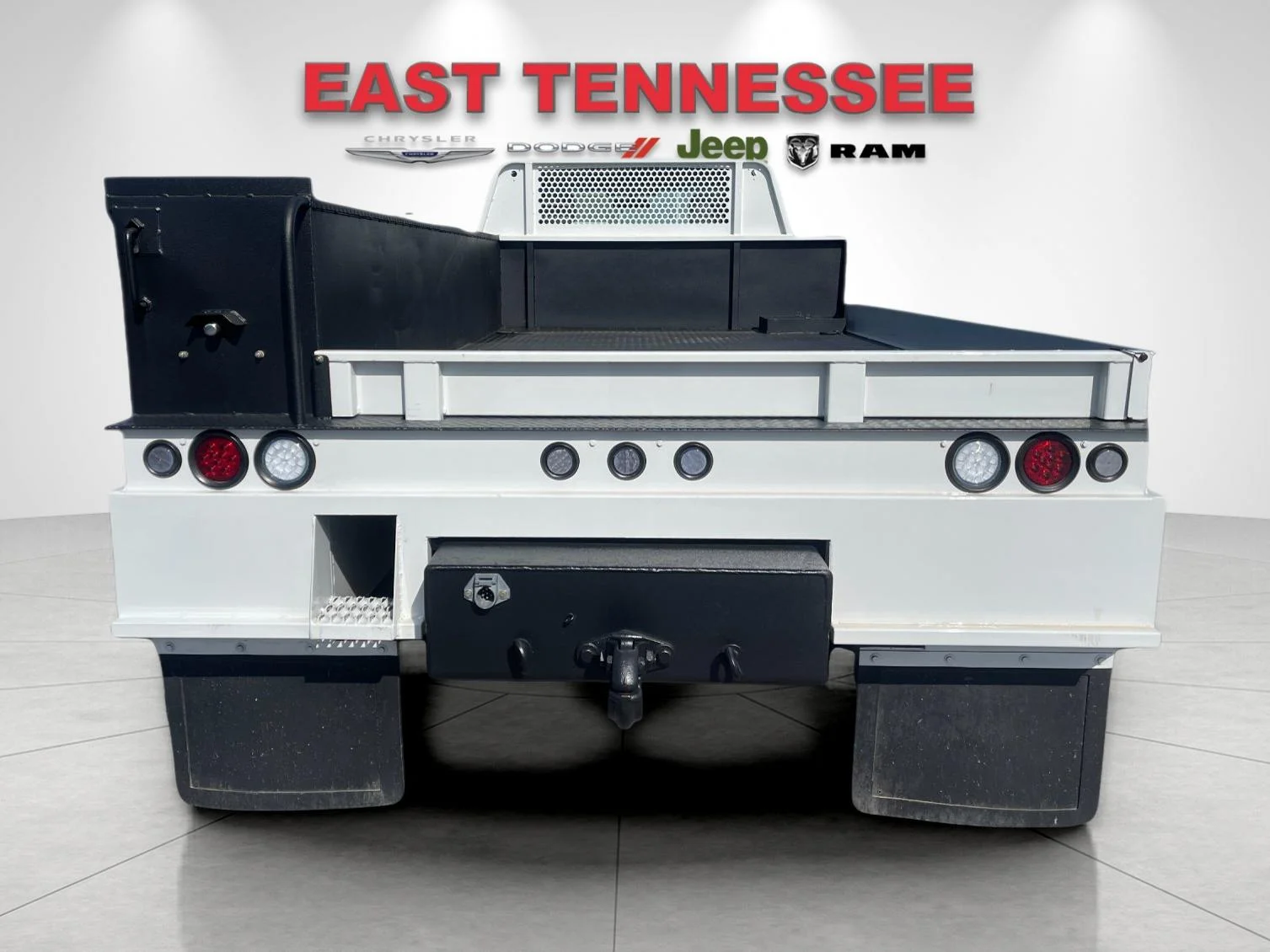 Used 2018 White Ford XL image 4