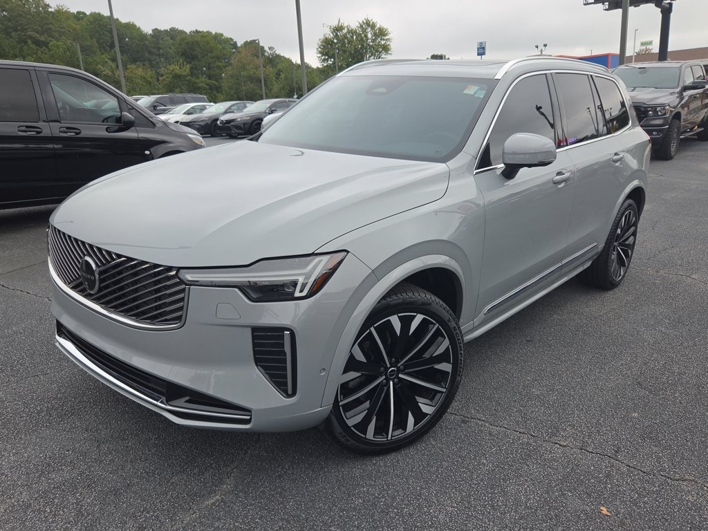 Used 2025  Volvo Plus image 1