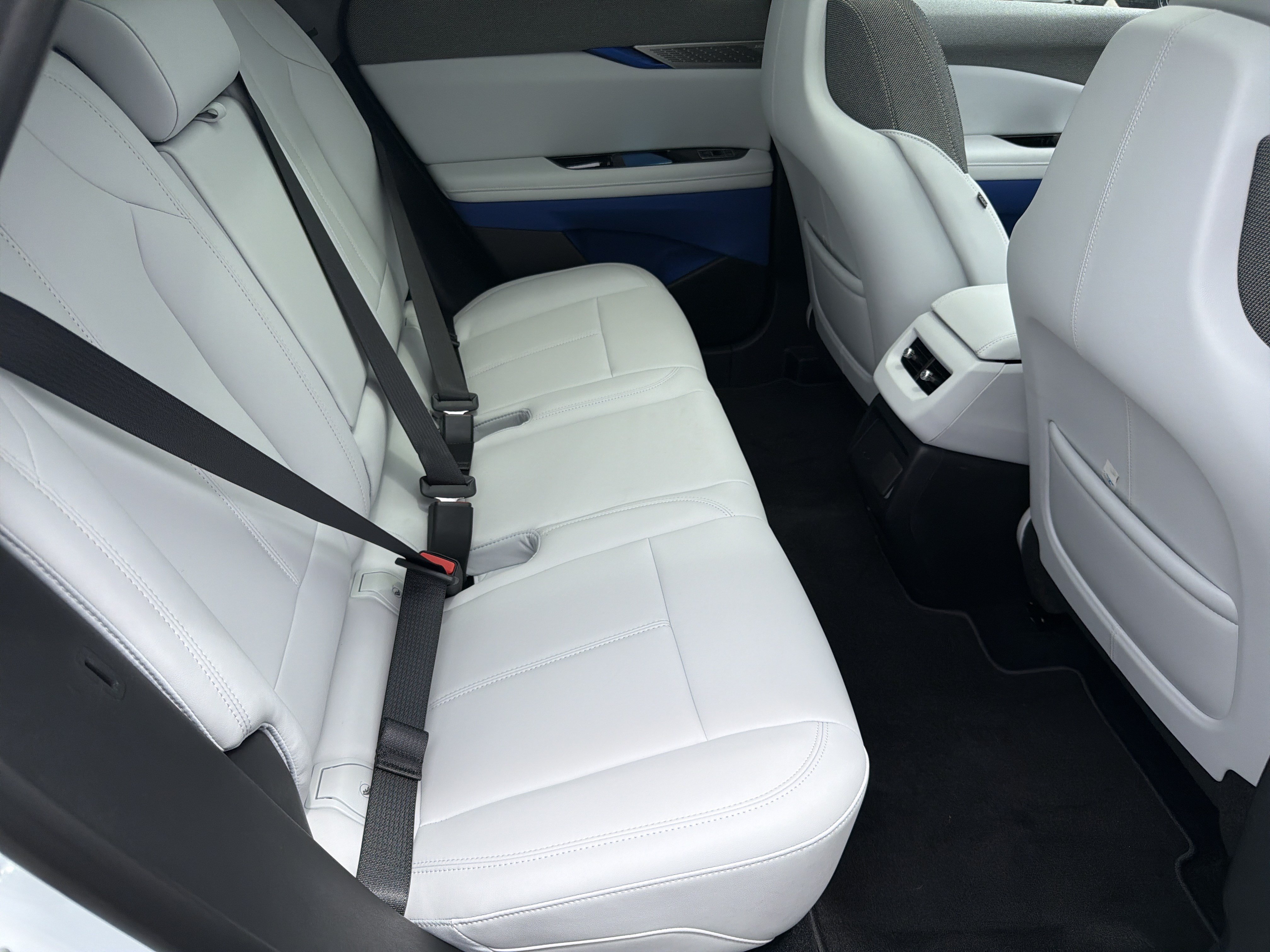 2026 Cadillac OPTIQ Luxury - Photo 15