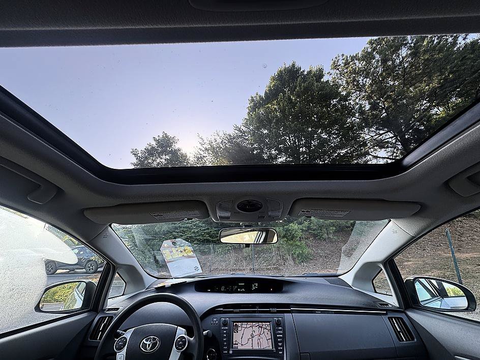 Used 2010 Silver Toyota I image 17