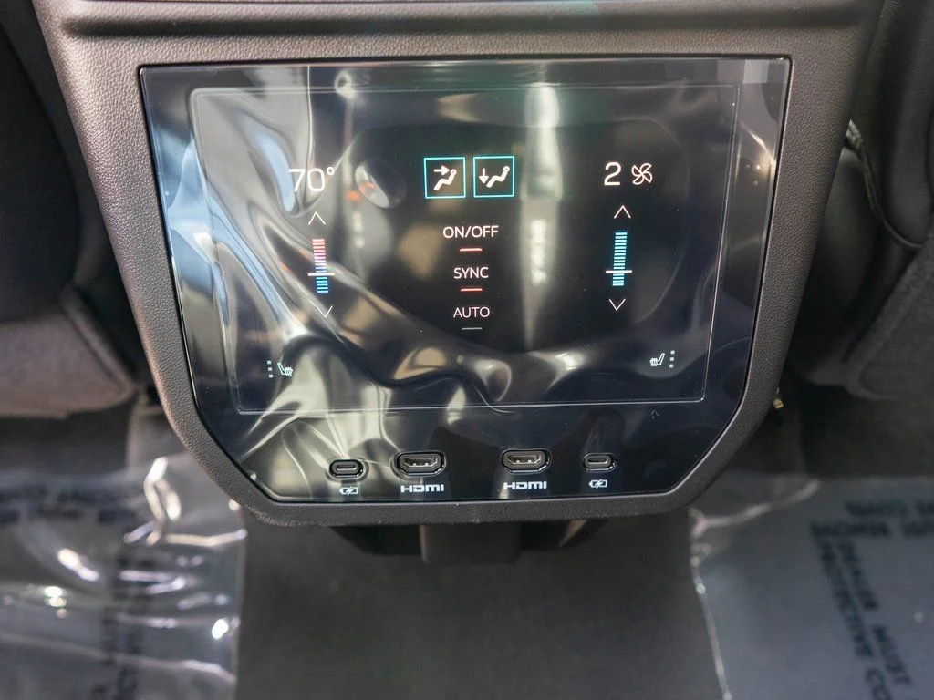 2026 GMC Yukon XL Denali Ultimate - Photo 16