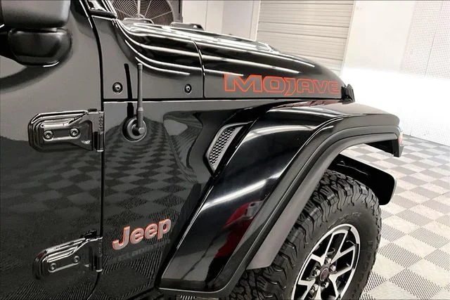 Used 2023 Black Clearcoat Jeep Mojave image 38