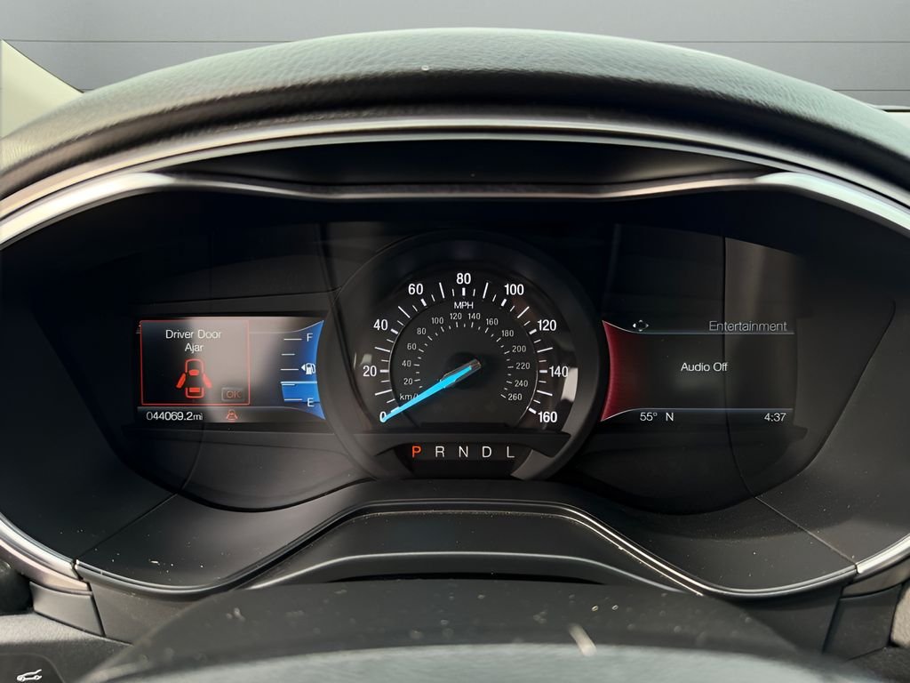 Used 2019 Silver Ford SE image 14