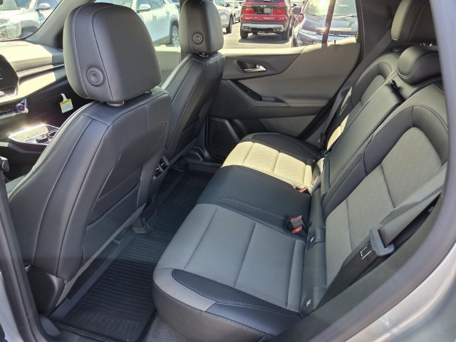 2027 Chevrolet Equinox LT - Photo 7