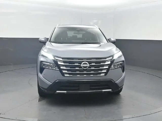 Used 2024 Gray Nissan Platinum image 29