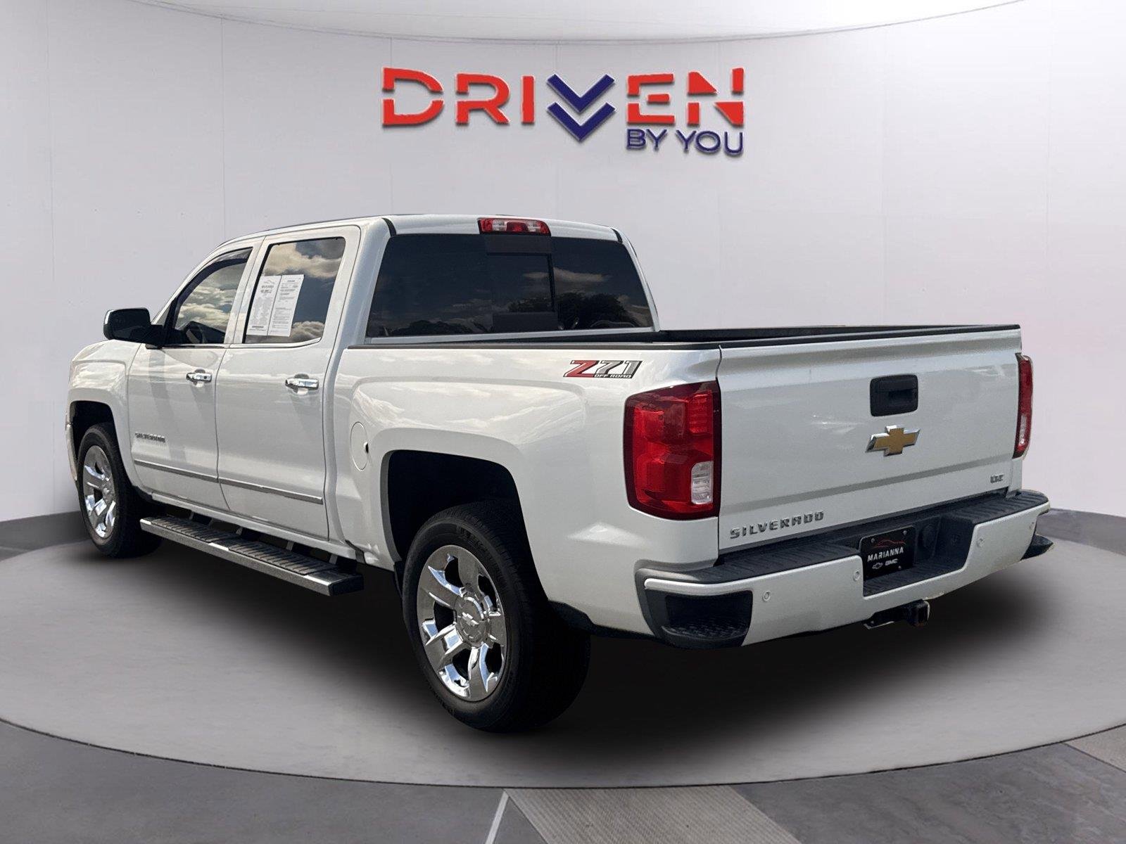 Used 2018 IRIDESCENT PEARL TRICOAT Chevrolet LTZ image 6