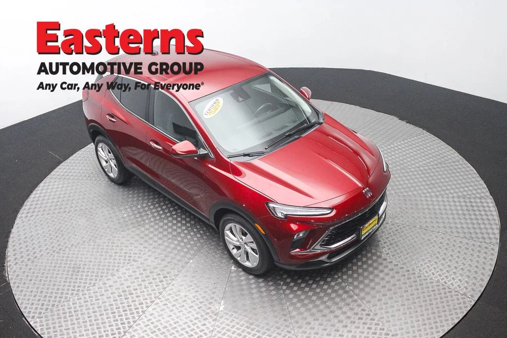 Used 2024 Red Buick Preferred image 3