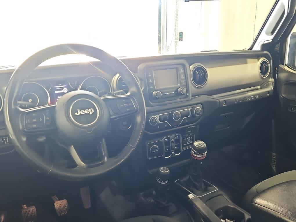 Used 2018 Black Clearcoat Jeep Sport S image 10