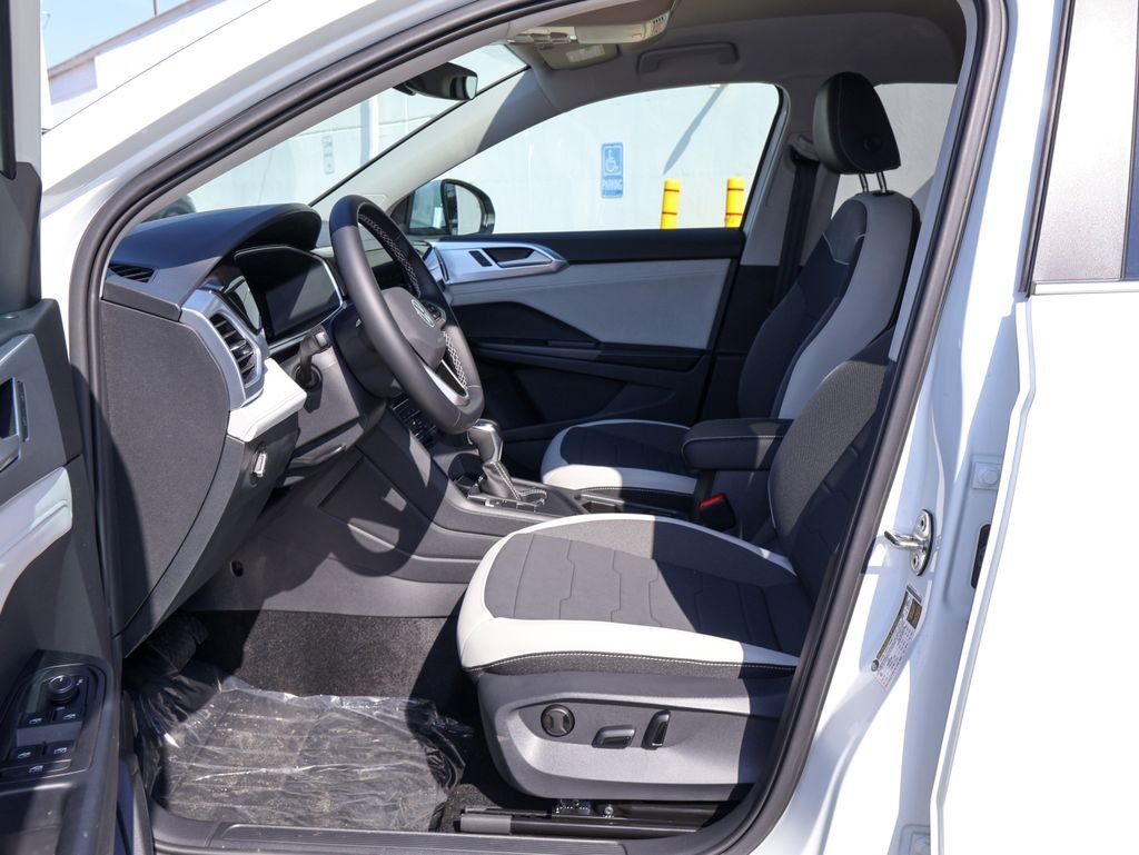 New 2026 White Volkswagen 1.5T SE image 11
