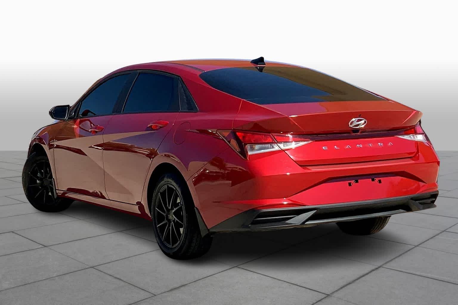 Used 2022 Scarlet Red Pearl Hyundai SEL image 12