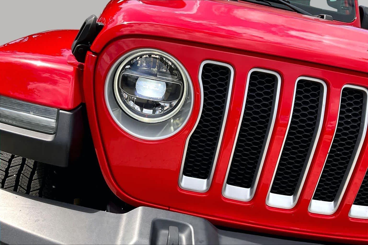 Used 2021 Firecracker Red Clearcoat Jeep Unlimited Sahara image 27