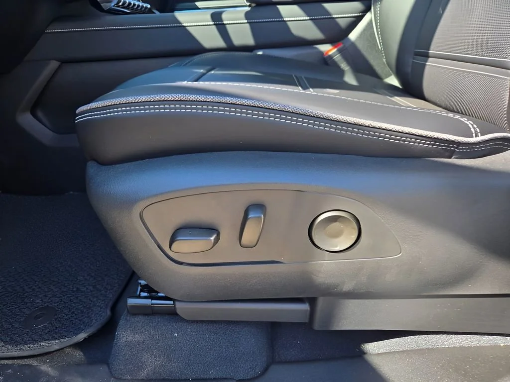 2025 GMC Sierra EV Denali - Photo 21