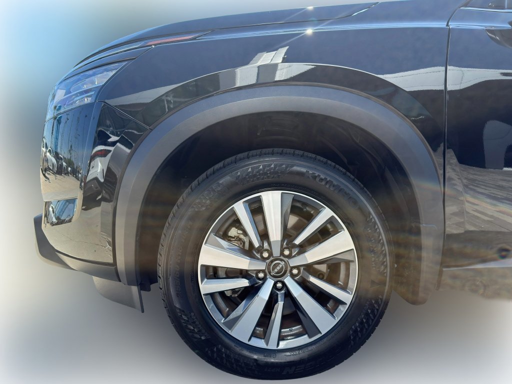 Used 2024 Super Black Nissan SL image 4