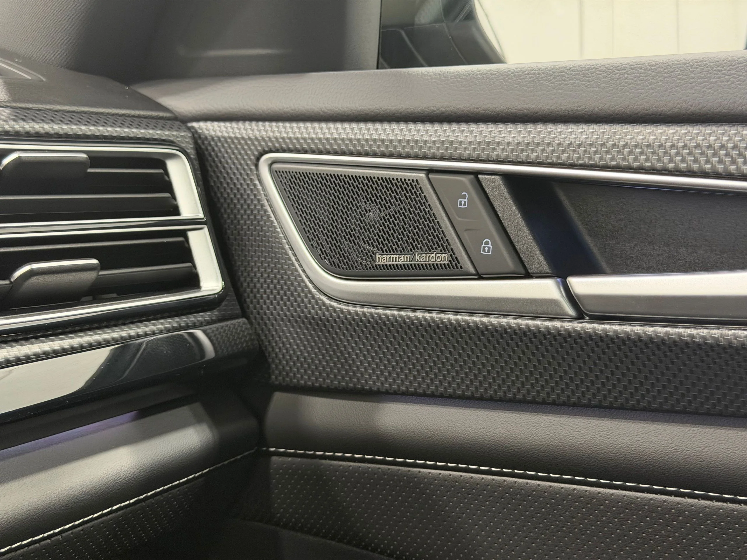 New 2026  Volkswagen 2.0T SEL Premium R-Line image 51