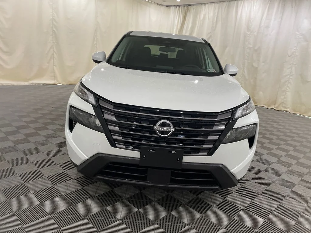 New 2026 Everest White Pearl TriCoat Nissan SV image 2