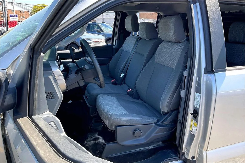 Used 2022 Silver Ford XLT image 23