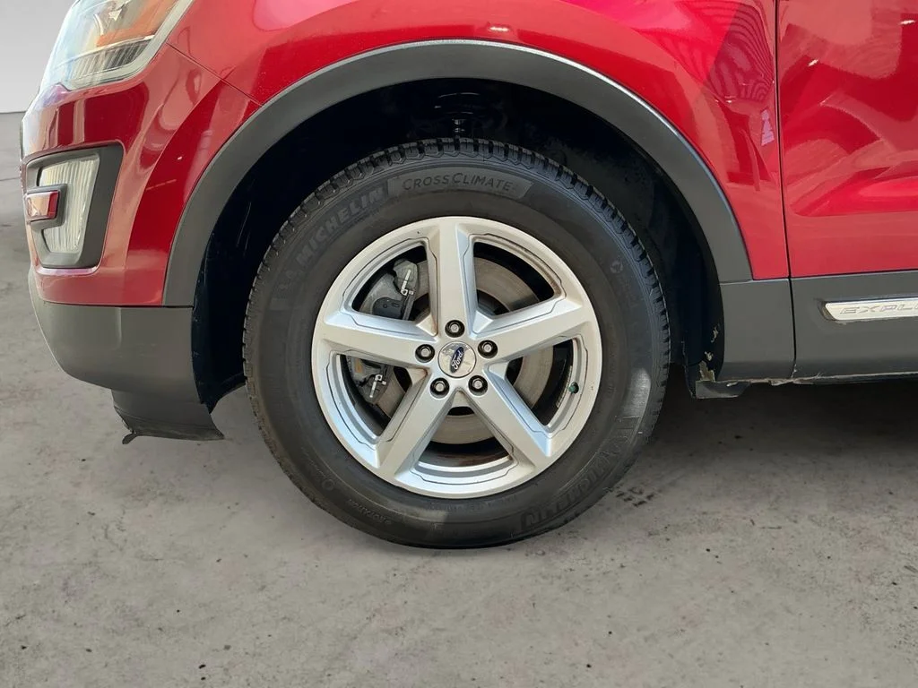 Used 2016 Red Ford XLT image 9