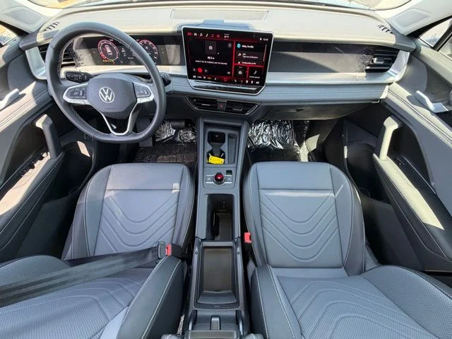 New 2026 Black Volkswagen 2.0T SE image 11