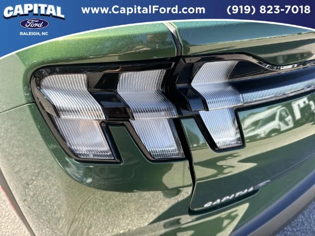 Used 2024 Green Ford Select image 15