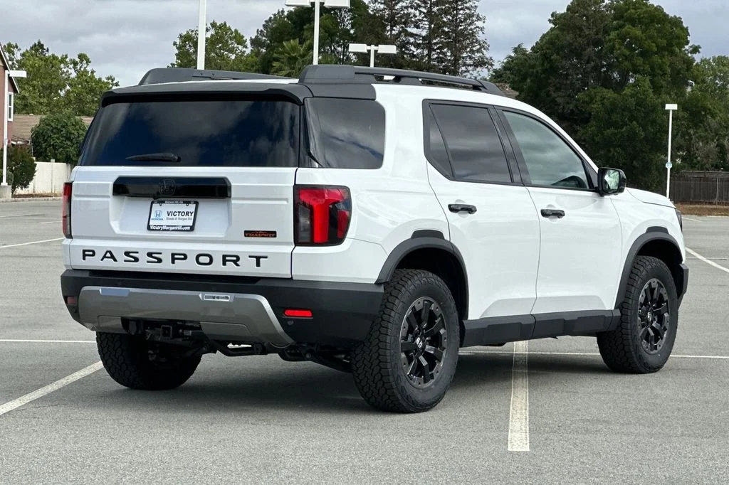 New 2026 Platinum White Pearl Honda TrailSport Elite image 4