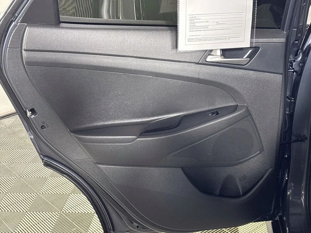 Used 2019 Blue Hyundai SE image 18