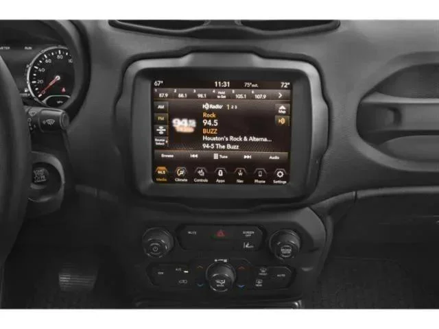Used 2023 Solar Yellow Clearcoat Jeep Latitude image 10