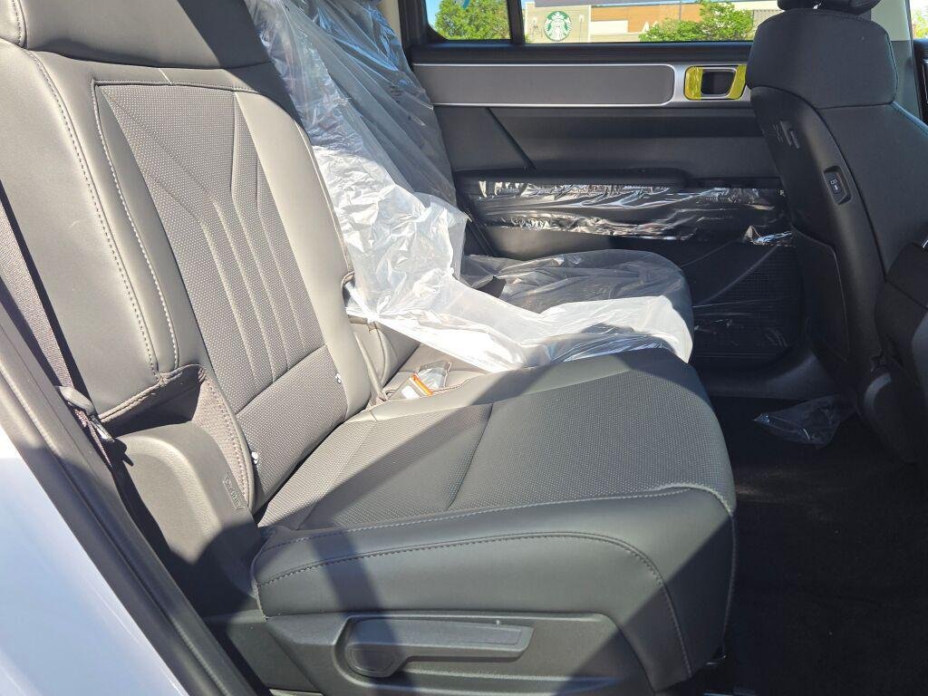 New 2026 White Hyundai SEL image 10