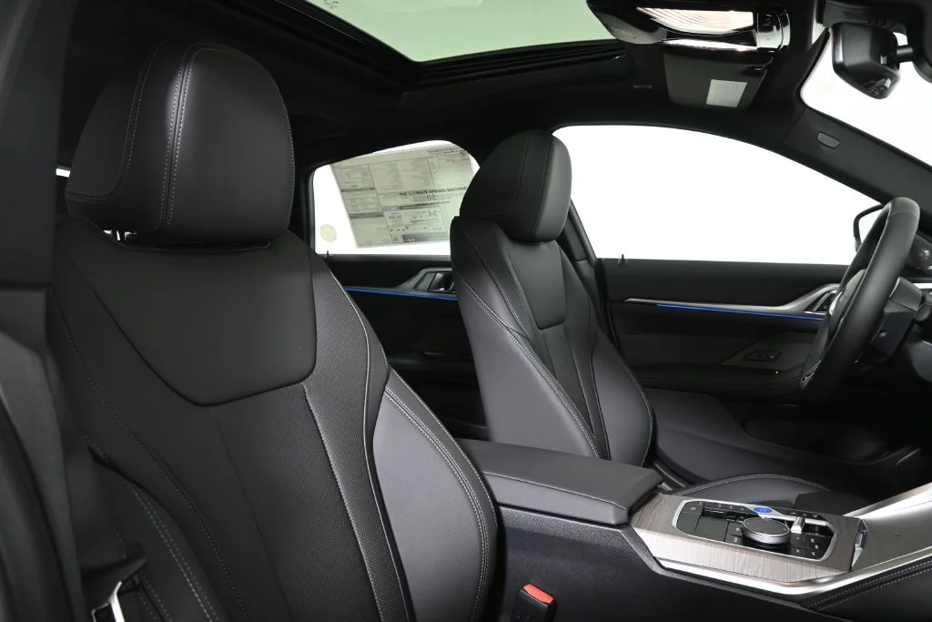 Used 2026 Gray BMW xDrive40 image 33