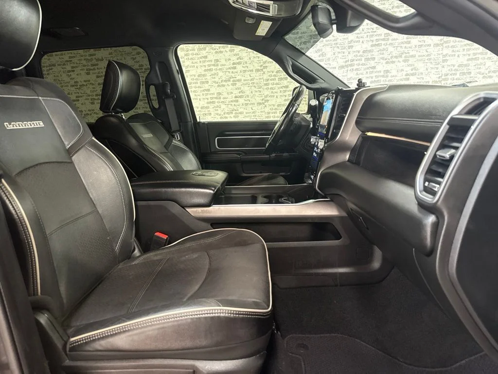 Used 2020 Granite Crystal Metallic Clearcoat Ram Laramie image 10