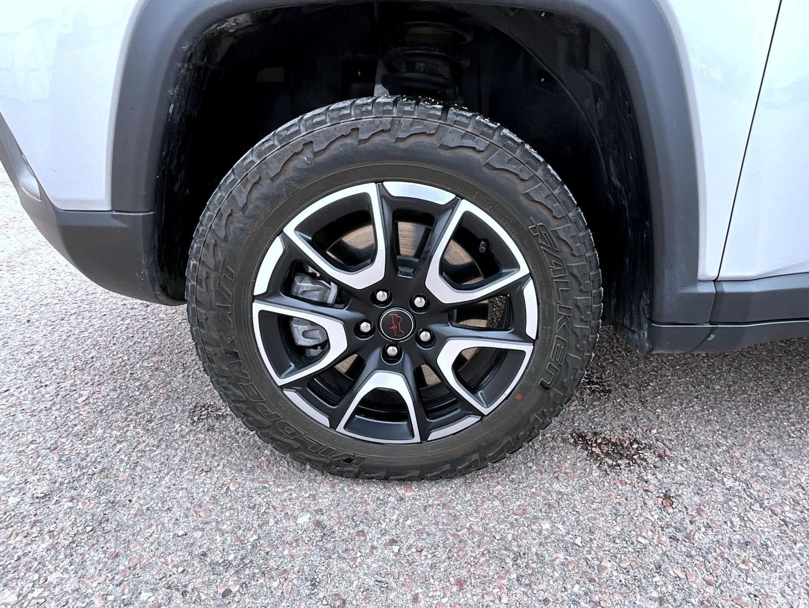 Used 2025 Silver Jeep Trailhawk image 22