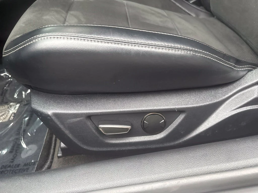 Used 2016 Black Ford Shelby GT350 image 18