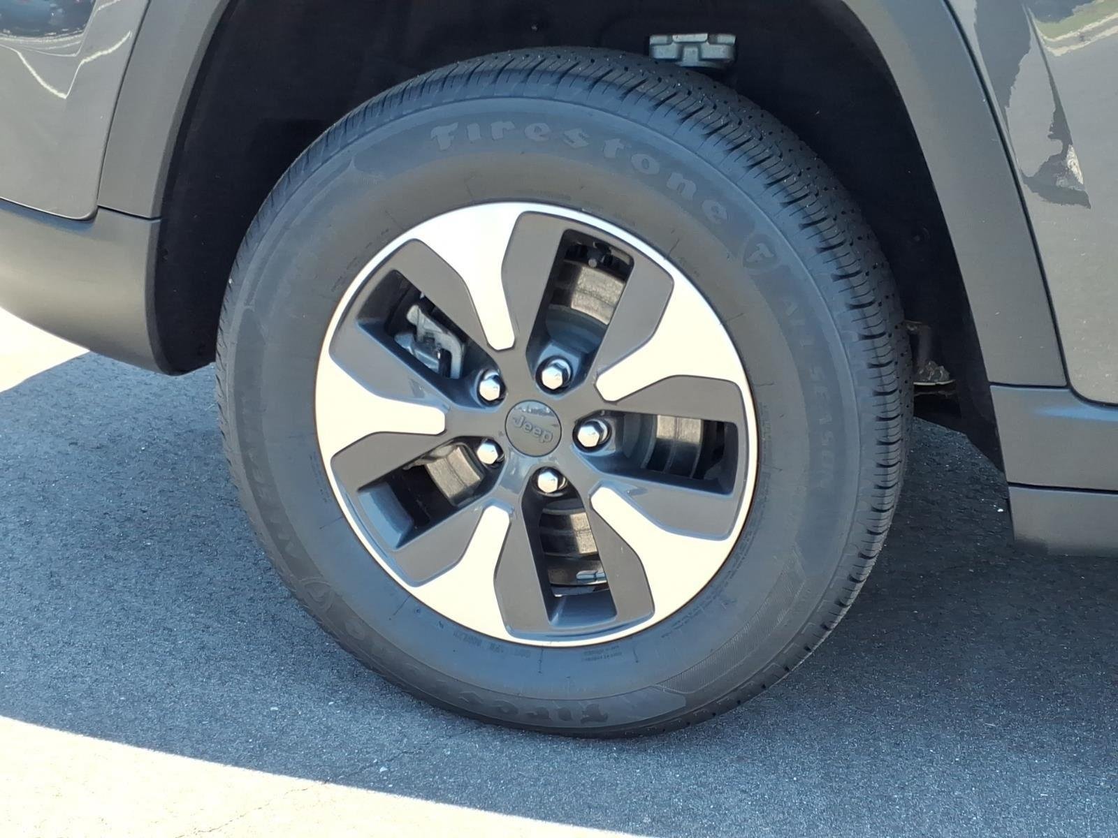 Used 2022 Baltic Gray Metallic Clearcoat Jeep BASE image 11