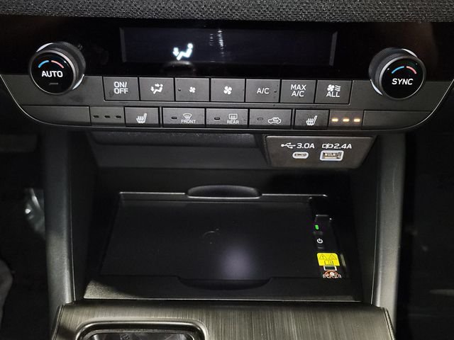 Used 2026 Crystal White Pearl Subaru Premium image 31