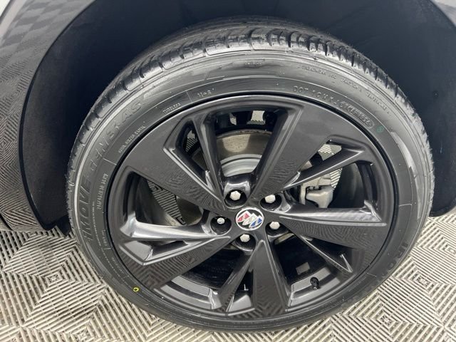 Used 2023 Gray Buick Preferred image 10