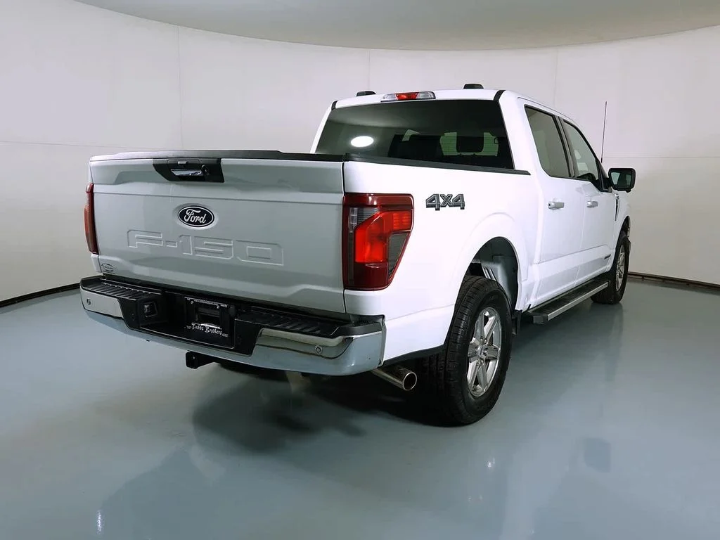 Used 2024 Oxford White Ford XLT image 5