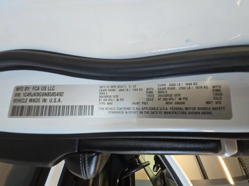 Used 2022 White Jeep Limited image 31