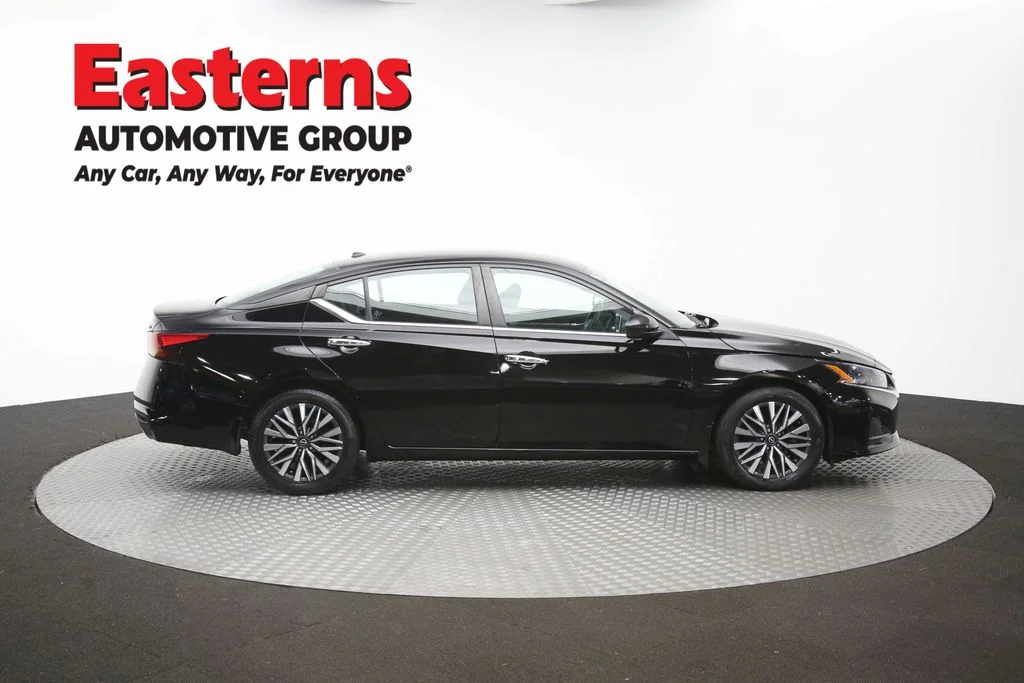 Used 2023 Black Nissan 2.5 SV image 44